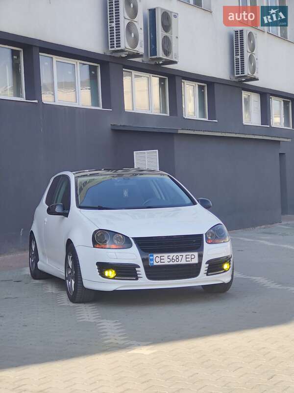 Хэтчбек Volkswagen Golf 2008 в Черновцах