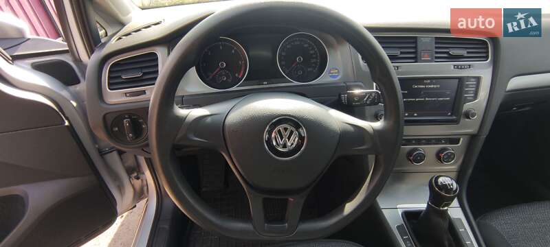 Универсал Volkswagen Golf 2015 в Овруче
