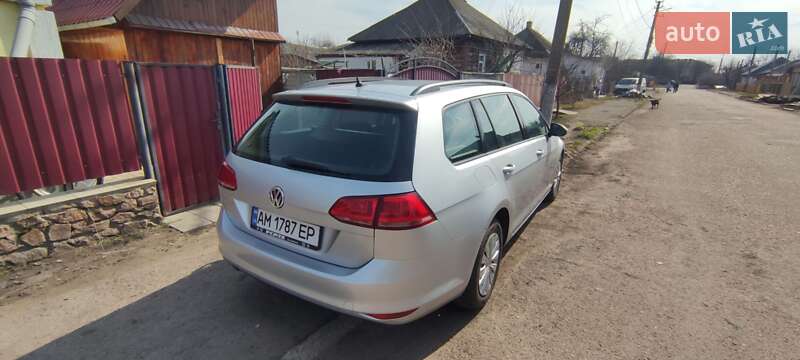 Универсал Volkswagen Golf 2015 в Овруче