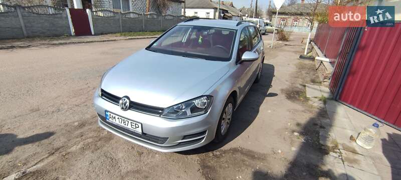 Универсал Volkswagen Golf 2015 в Овруче
