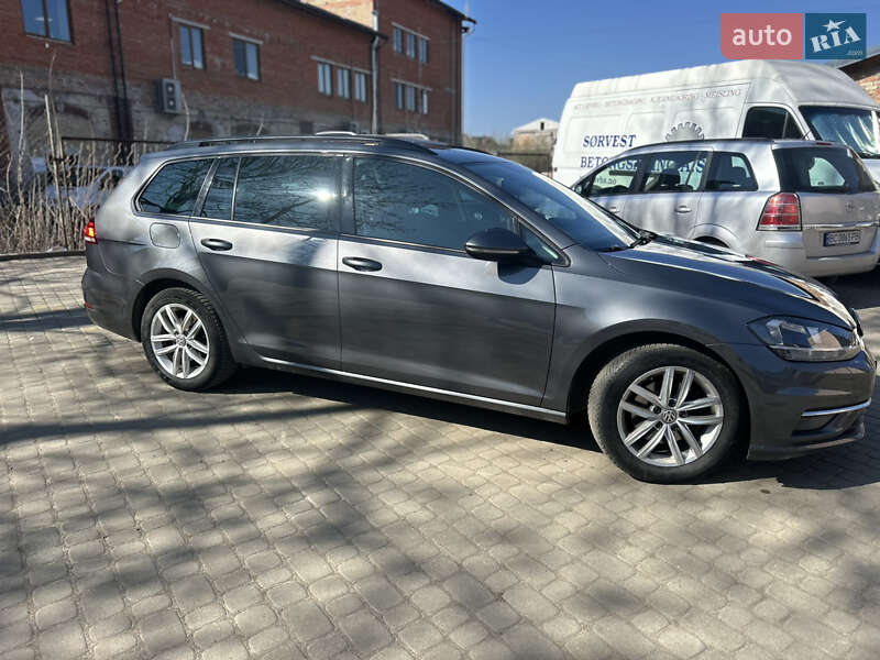 Универсал Volkswagen Golf 2017 в Львове