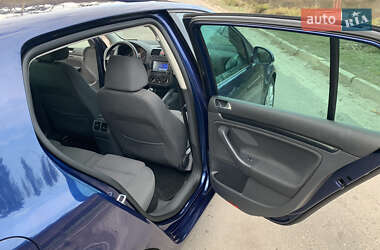 Хетчбек Volkswagen Golf 2008 в 