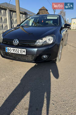 Хэтчбек Volkswagen Golf 2012 в 