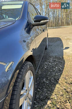 Хэтчбек Volkswagen Golf 2012 в 