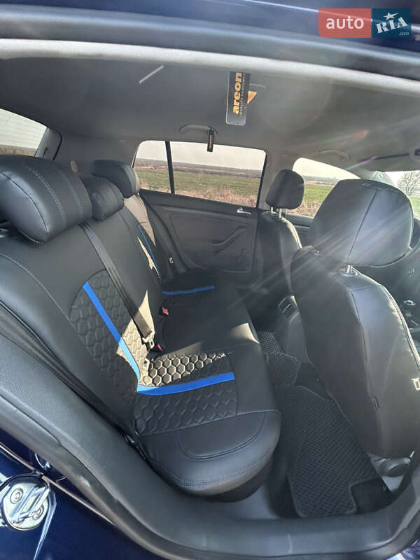 Хэтчбек Volkswagen Golf 2006 в Белзе