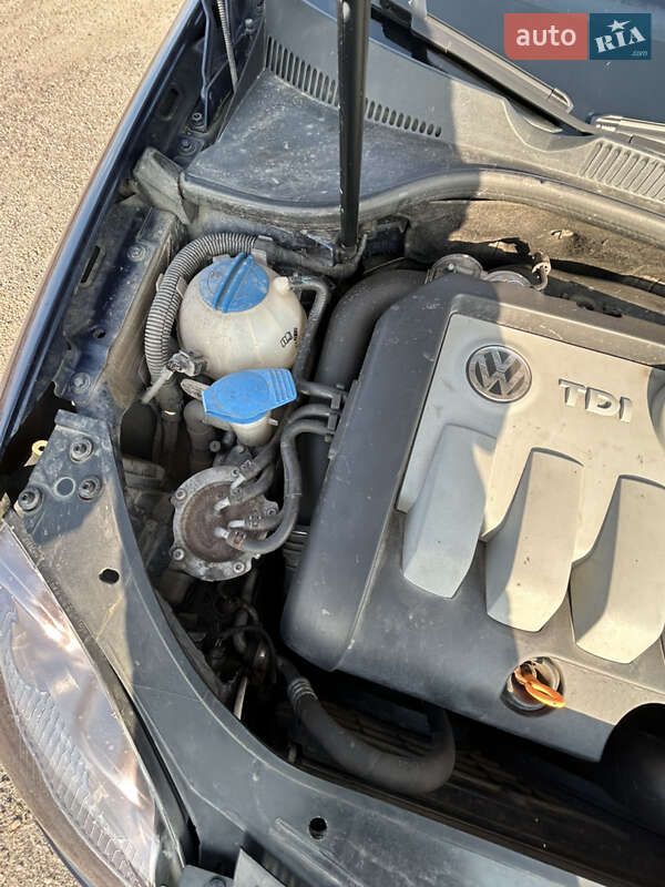 Хэтчбек Volkswagen Golf 2006 в Белзе