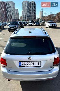 Універсал Volkswagen Golf 2010 в 
