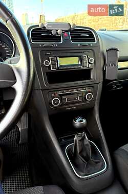 Універсал Volkswagen Golf 2010 в 