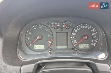 Хэтчбек Volkswagen Golf 2001 в 