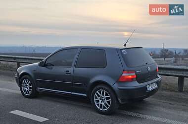 Хэтчбек Volkswagen Golf 2003 в 