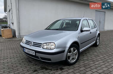 Хэтчбек Volkswagen Golf 2001 в 