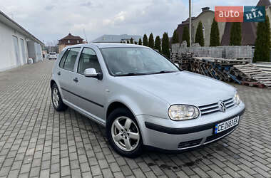 Хэтчбек Volkswagen Golf 2001 в 