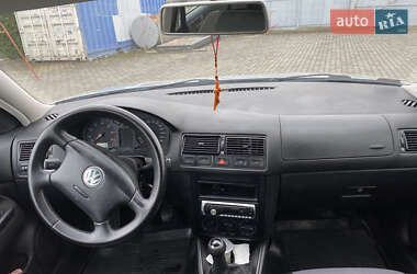 Хэтчбек Volkswagen Golf 2001 в 
