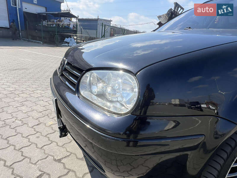 Універсал Volkswagen Golf 2003 в Львові