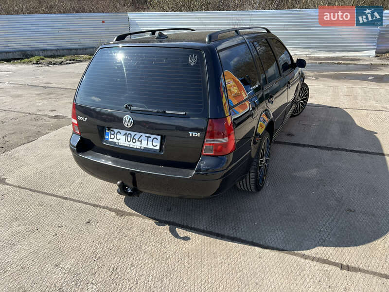 Універсал Volkswagen Golf 2003 в Львові