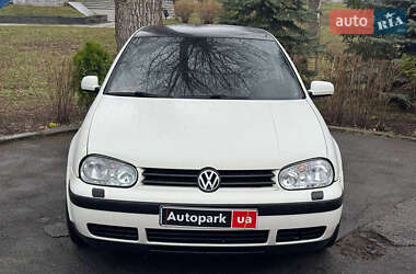 Хетчбек Volkswagen Golf 2001 в 