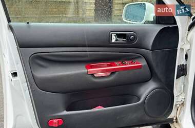 Хетчбек Volkswagen Golf 2001 в 