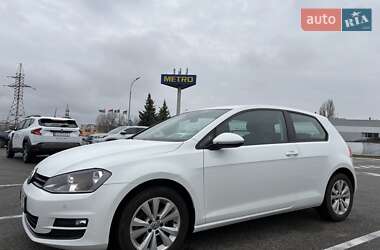 Хэтчбек Volkswagen Golf 2016 в 