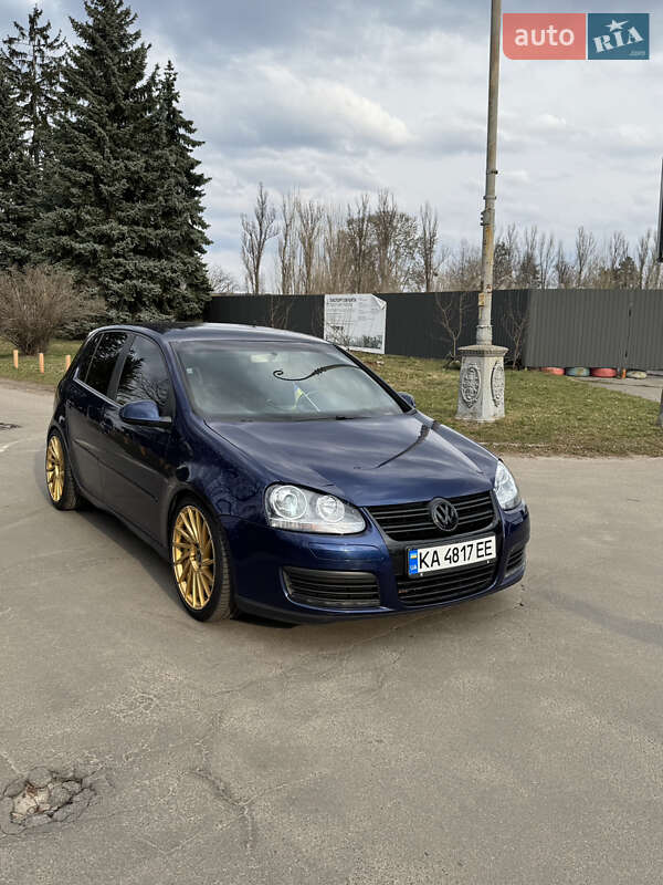 Хетчбек Volkswagen Golf 2006 в Києві