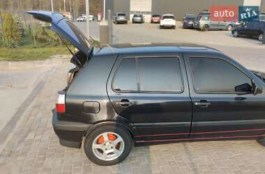 Хэтчбек Volkswagen Golf 1994 в 