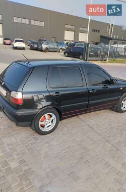 Хэтчбек Volkswagen Golf 1994 в 
