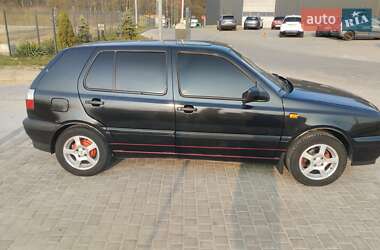 Хэтчбек Volkswagen Golf 1994 в 
