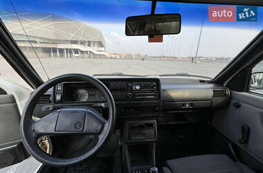Хэтчбек Volkswagen Golf 1988 в 
