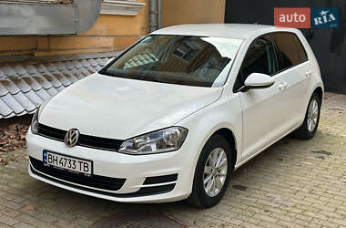 Хэтчбек Volkswagen Golf 2017 в 