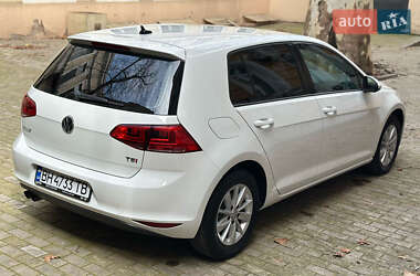 Хэтчбек Volkswagen Golf 2017 в 