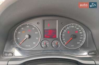 Хэтчбек Volkswagen Golf 2008 в 
