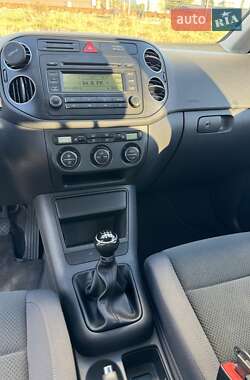 Хэтчбек Volkswagen Golf 2005 в 