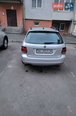 Універсал Volkswagen Golf 2011 в 