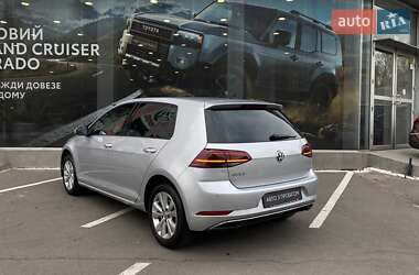 Хэтчбек Volkswagen Golf 2020 в 