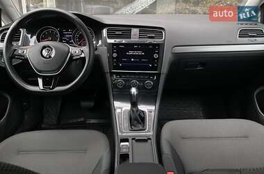 Хэтчбек Volkswagen Golf 2020 в 