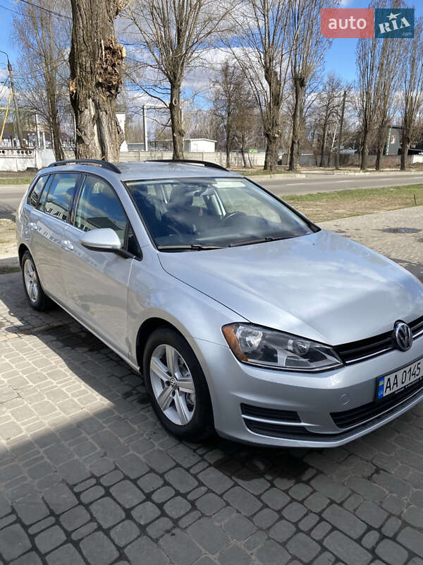 Універсал Volkswagen Golf 2015 в Києві