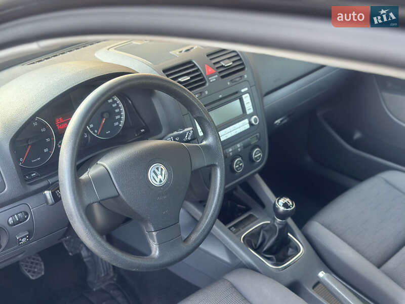 Хетчбек Volkswagen Golf 2008 в Житомирі