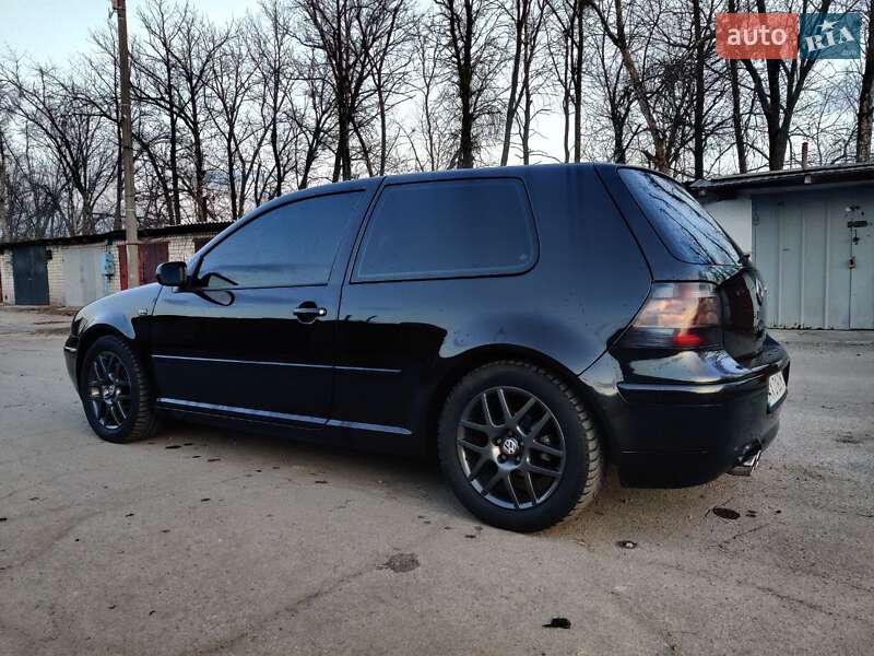 Хэтчбек Volkswagen Golf 2000 в Харькове