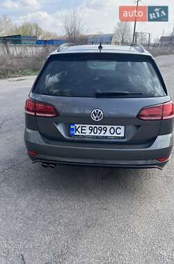 Универсал Volkswagen Golf 2017 в Днепре