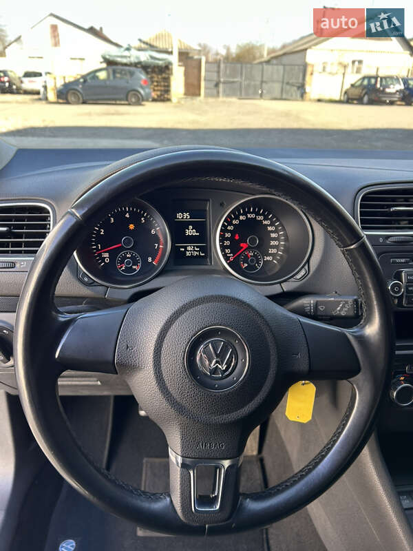 Хетчбек Volkswagen Golf 2009 в Луцьку