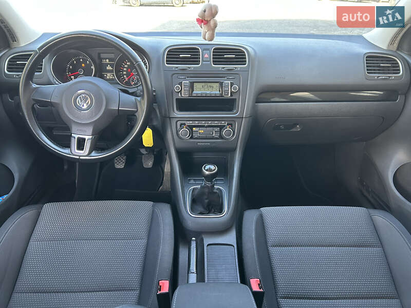 Хетчбек Volkswagen Golf 2009 в Луцьку