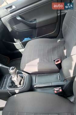 Универсал Volkswagen Golf 2011 в 