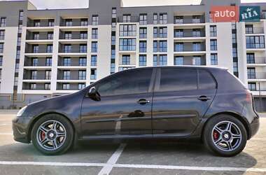 Хэтчбек Volkswagen Golf 2004 в Черкассах