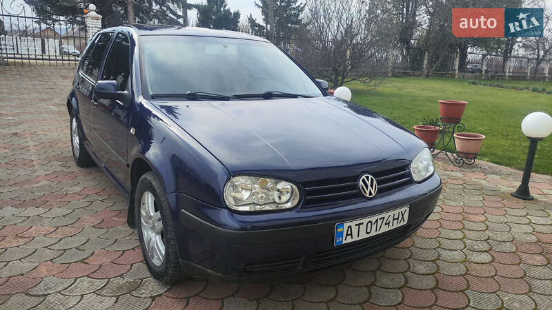Хетчбек Volkswagen Golf 2001 в Перегінське