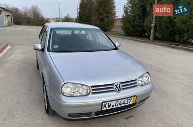 Хэтчбек Volkswagen Golf 2003 в 