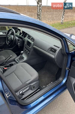 Универсал Volkswagen Golf 2015 в 