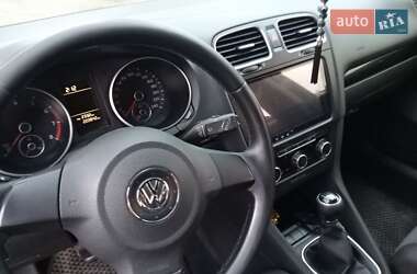 Хетчбек Volkswagen Golf 2009 в 