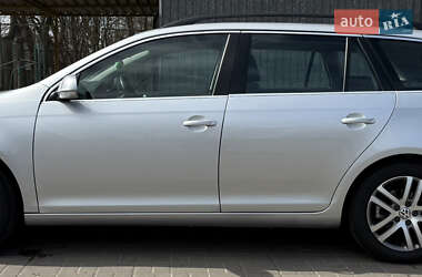 Універсал Volkswagen Golf 2010 в 