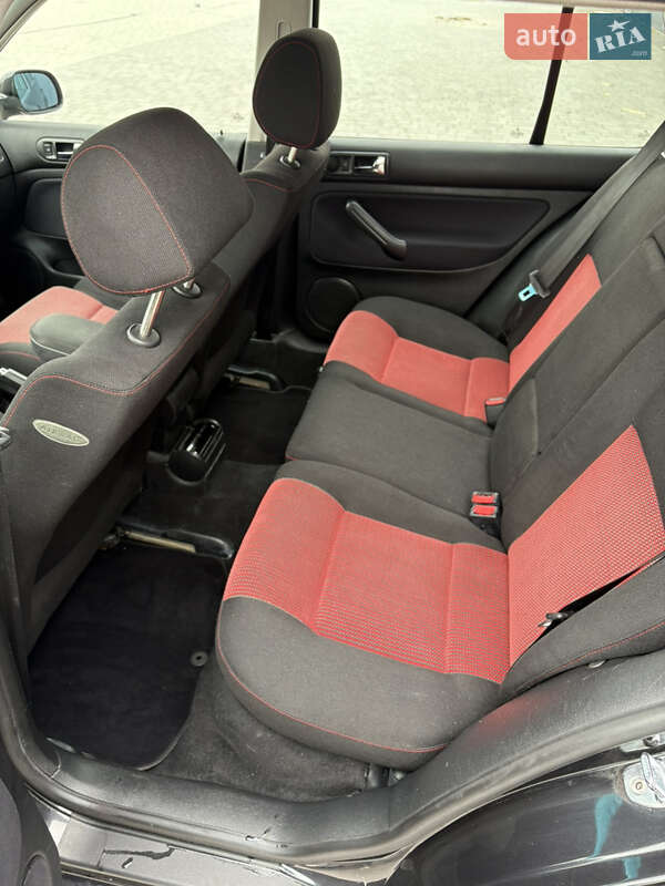 Хэтчбек Volkswagen Golf 2000 в Хмельницком