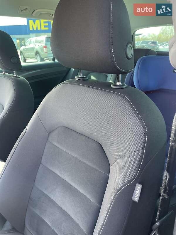 Универсал Volkswagen Golf 2018 в Киеве