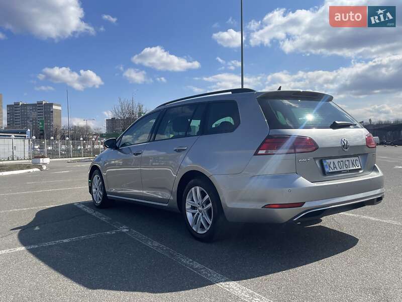 Универсал Volkswagen Golf 2018 в Киеве